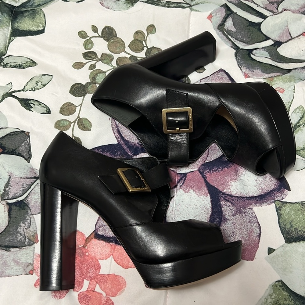 Size 8 Michael Kors heels